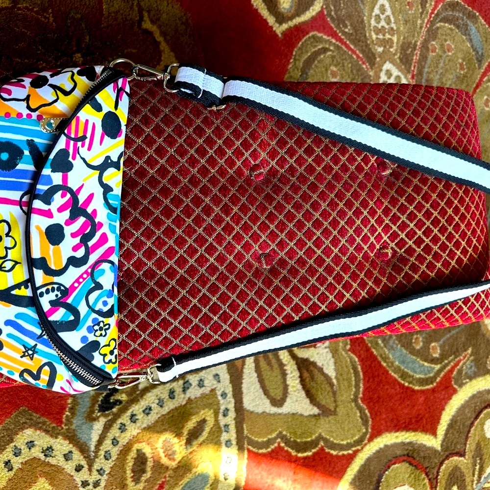 Beautiful and fun Brighton Fanny Pack/Shoulder Bag NWOT - Picture 3 of 6